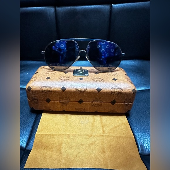 Brand New! Mcm Women’s Blue Aviator Mirrored Sunglasses - Picture 2 of 6